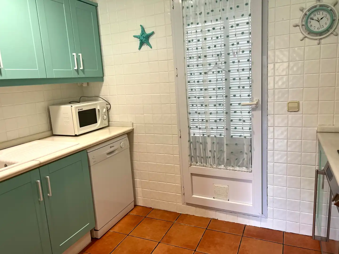 Cocina de Apartamento de alquiler en Oliva con Aire acondicionado, Terraza y Amueblado