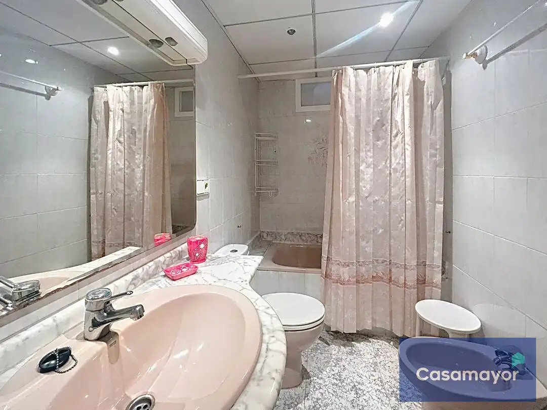 Bathroom of Flat for rent in Alicante / Alacant  with Air Conditioner, Heating and Furnished