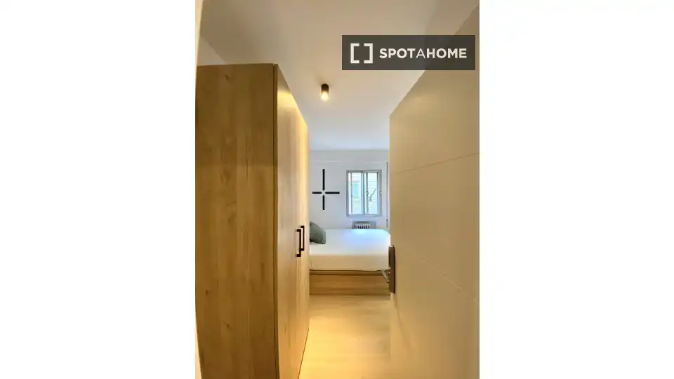 Bedroom of Flat for rent in Madrid  with Air Conditioner, Heating and Furnished