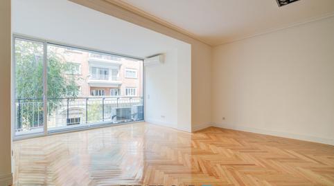 Photo 2 of Flat for rent in Calle de Fortuny, Almagro, Madrid Capital