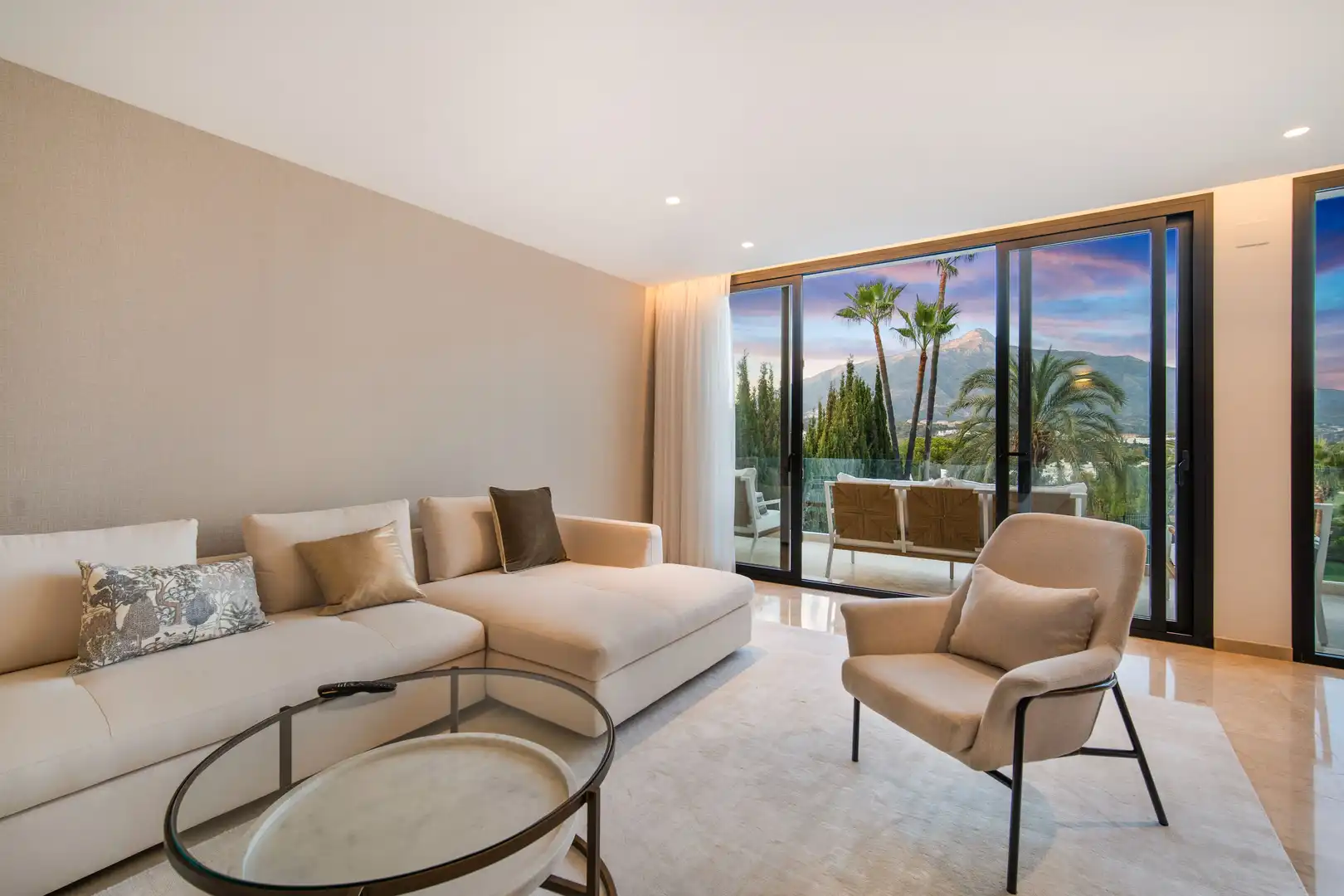 Houses for rent in Calle Alcala, Las Brisas