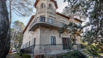 Vista exterior de Casa o xalet en venda en Torrelodones amb Calefacció, Jardí privat i Terrassa