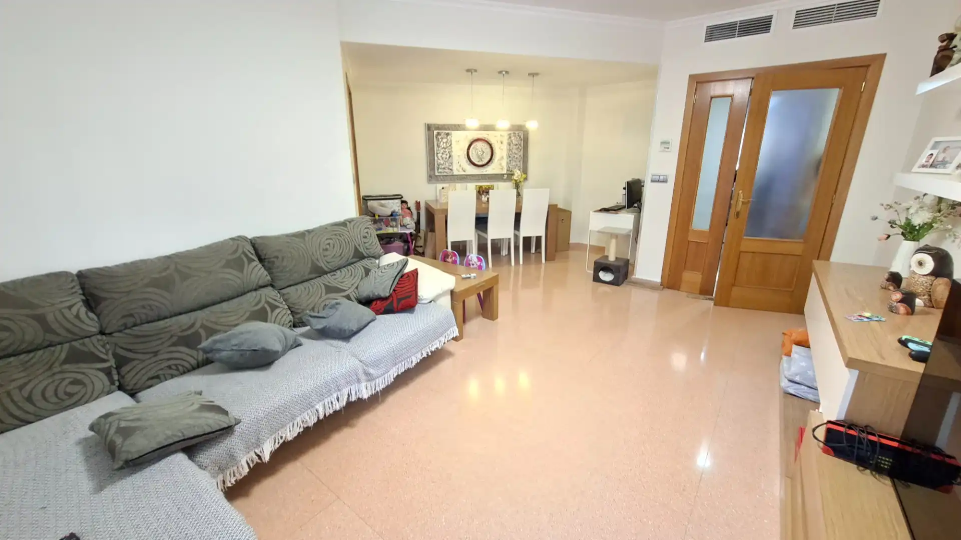 Sala de estar de Piso en venta en San Vicente del Raspeig / Sant Vicent del Raspeig con Aire acondicionado, Terraza y Trastero
