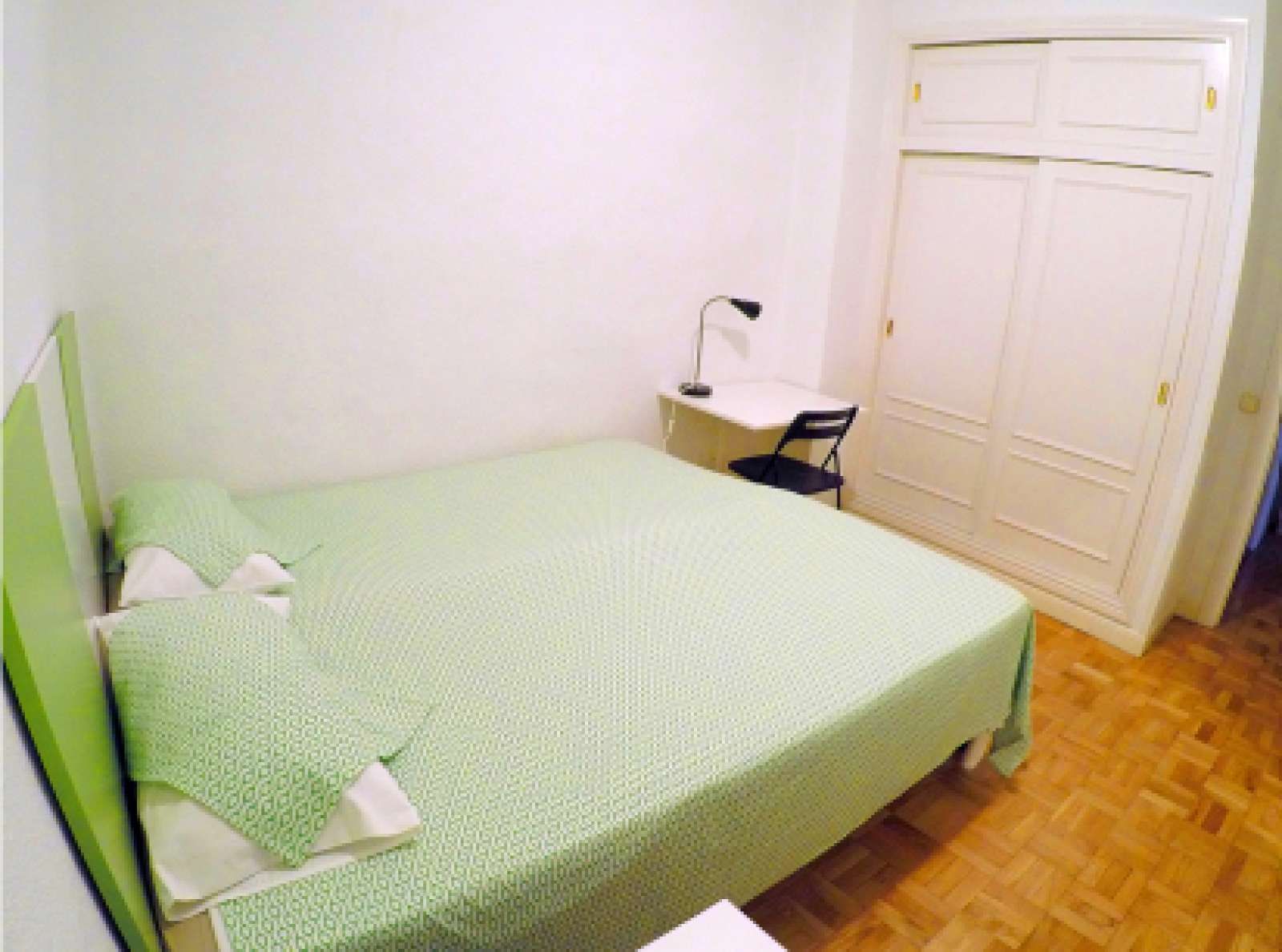 Bedroom of Flat to share in  Madrid Capital  with Air Conditioner, Heating and Terrace