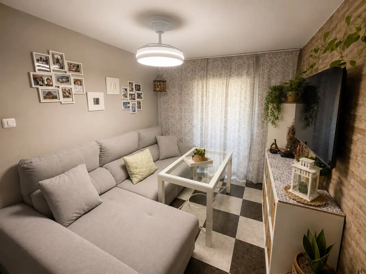 Sala d'estar de Pis en venda en Sevilla amb Aire condicionat, Moblat i Forn