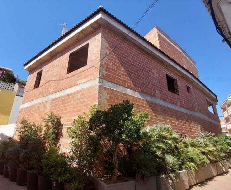 Vista exterior de Edifici en venda en Gandia