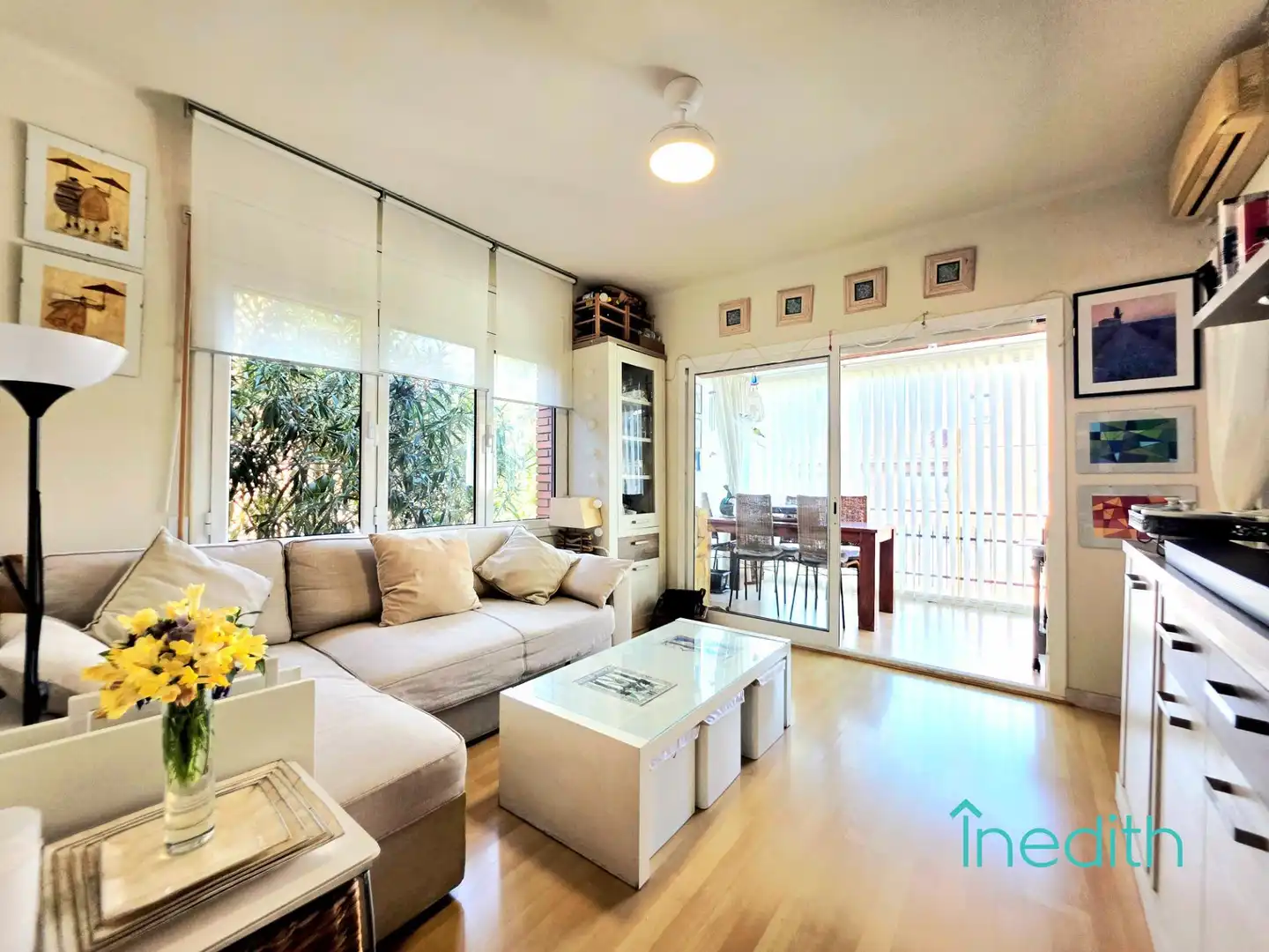 Vista exterior de Piso en venta en Castelldefels con Aire acondicionado, Calefacción y Terraza