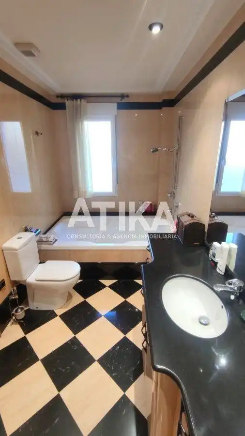Bany de Casa adosada en venda en Albaida amb Aire condicionat, Calefacció i Terrassa