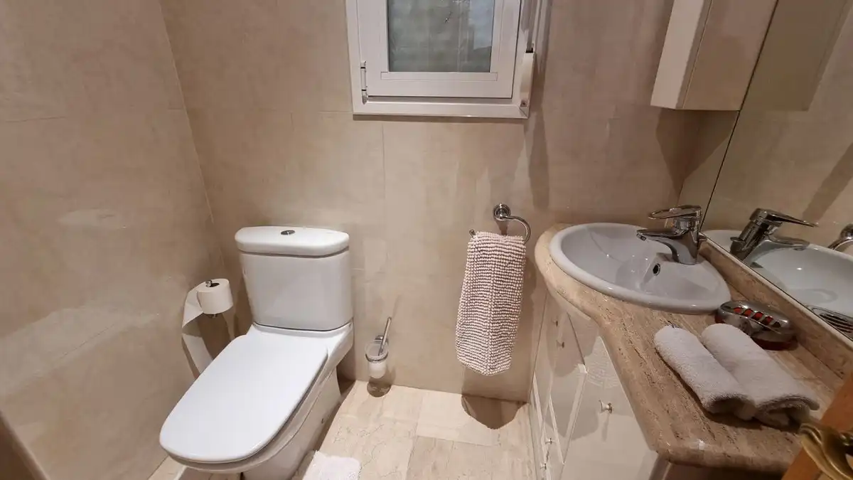Bany de Casa o xalet de lloguer en Benahavís amb Aire condicionat, Jardí privat i Terrassa