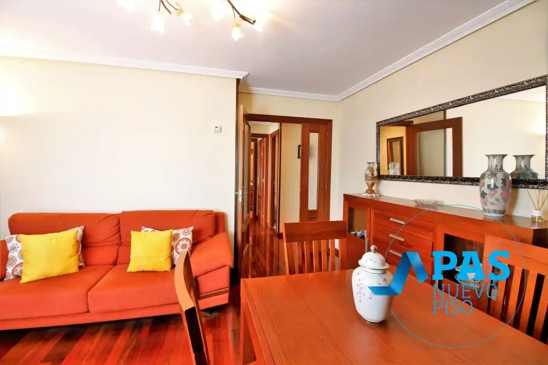 Flat for sale in Calle Justicia, Cuatro Caminos