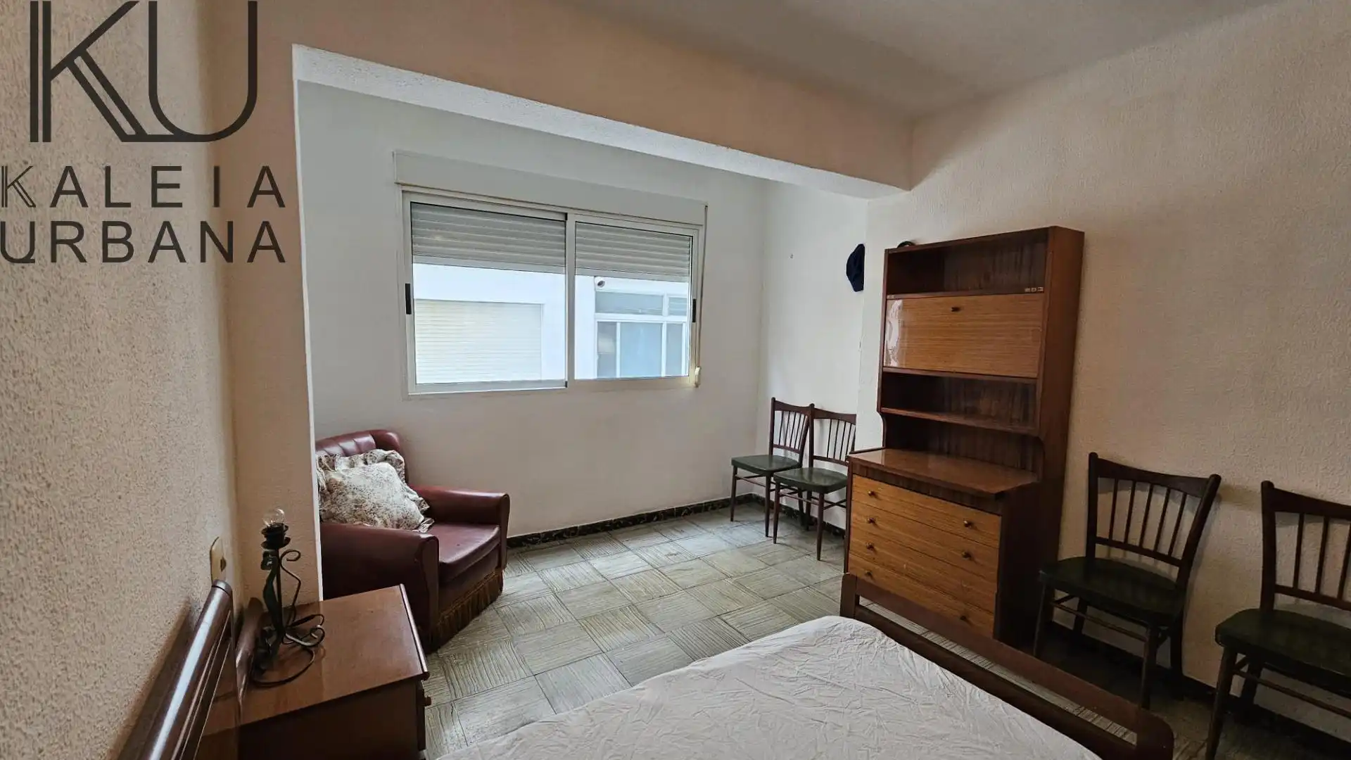 Habitación de Piso en venta en Alicante / Alacant con Balcón