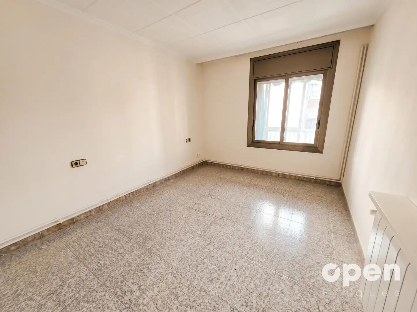 Habitación de Piso en venta en Terrassa con Aire acondicionado, Calefacción y Terraza