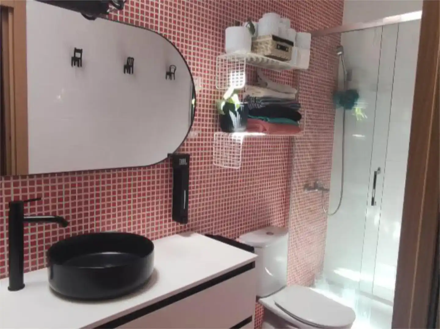 Badezimmer von Erdgeschoss zum Verkauf in Bentarique mit Klimaanlage