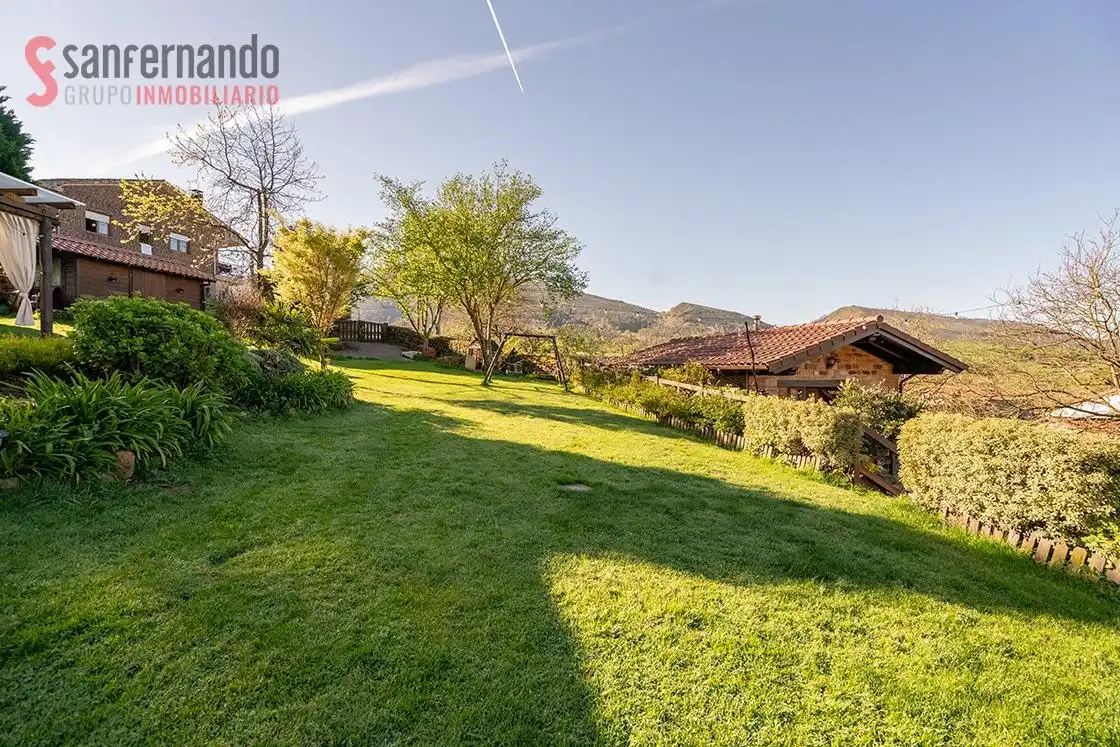 Jardín de Edificio en venta en Mazcuerras