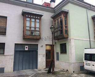 Vista exterior de Pis de lloguer en Burgos Capital amb Calefacció, Parquet i Traster