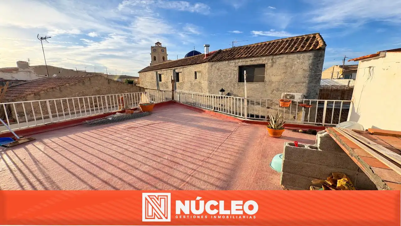 Casa bifamiliare con terrazza in vendita a Calle Félix Rodríguez de la Fuente