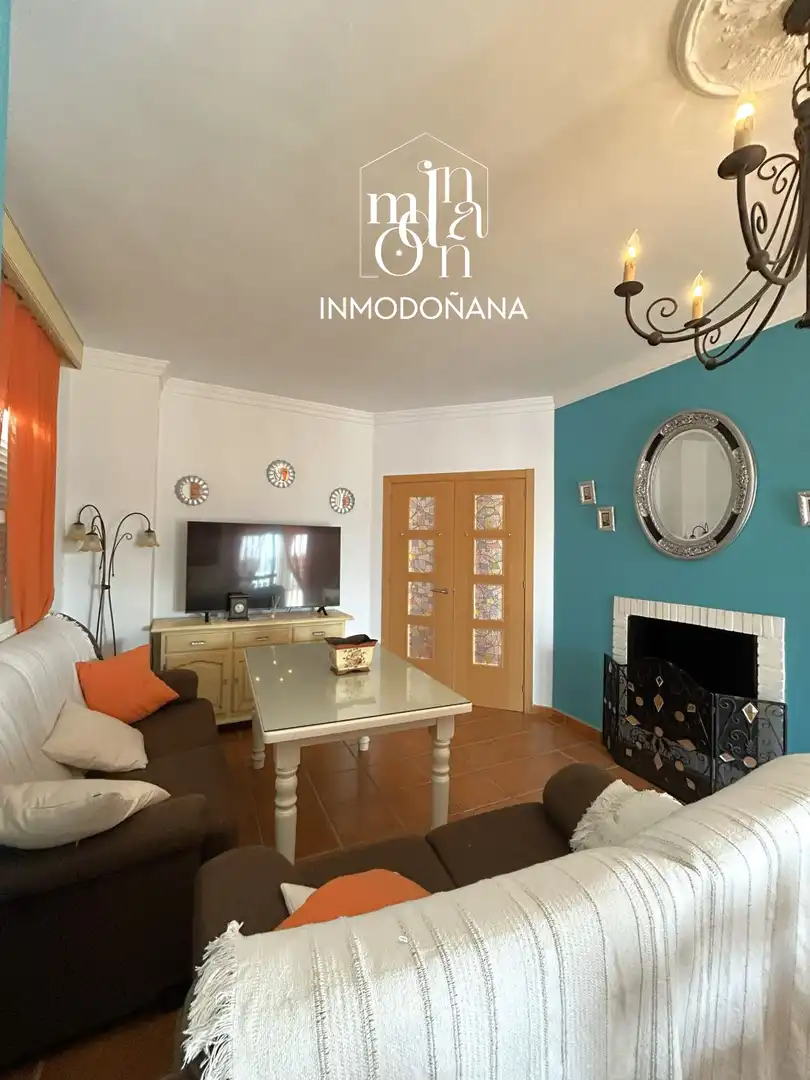 Sala de estar de Casa o chalet en venta en Almonte con Terraza, Trastero y Amueblado