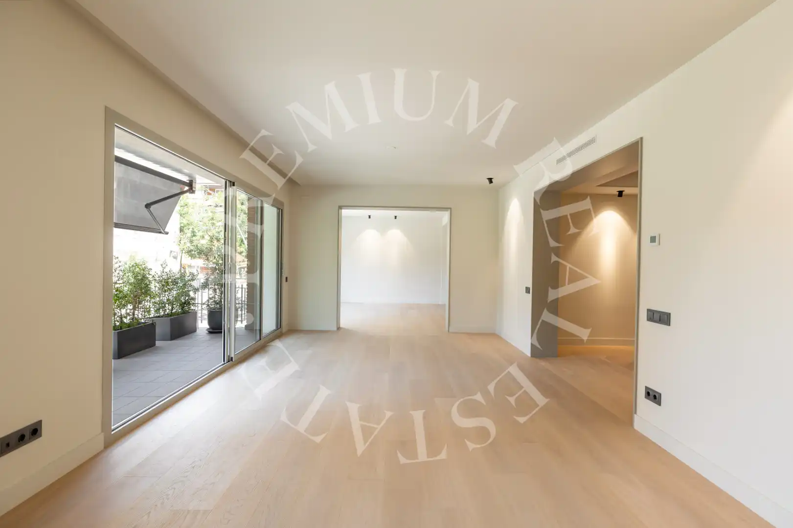 Sala d'estar de Pis en venda en Barcelona amb Aire condicionat, Calefacció i Parquet