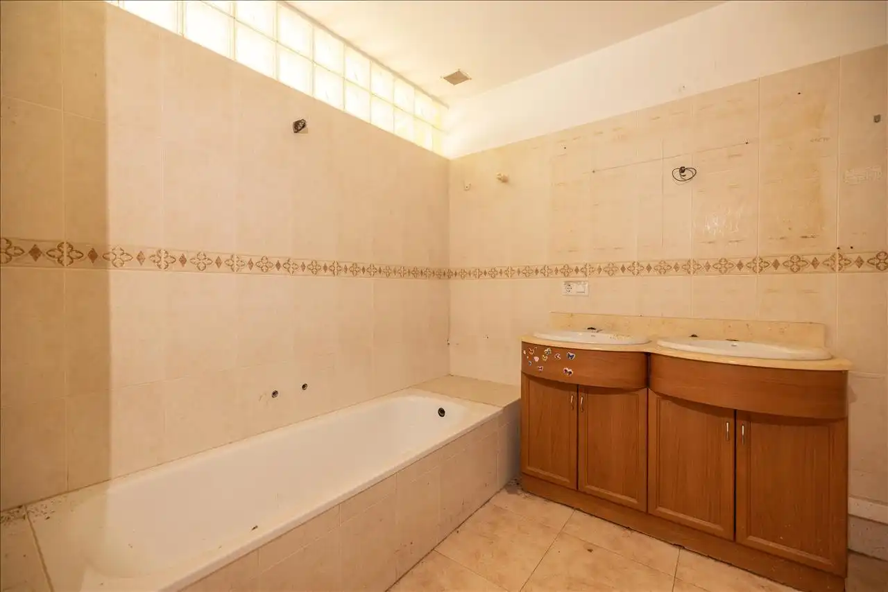Baño de Piso en venta en Vimbodí i Poblet