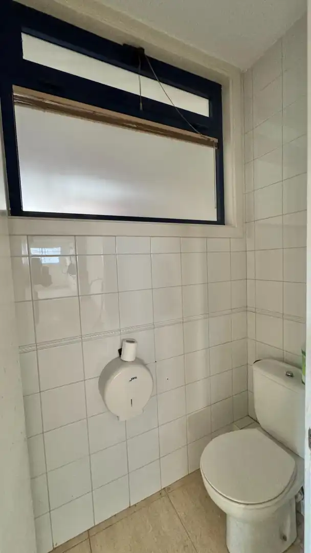 Badezimmer von Geschaftsraum zur Miete in Vigo 