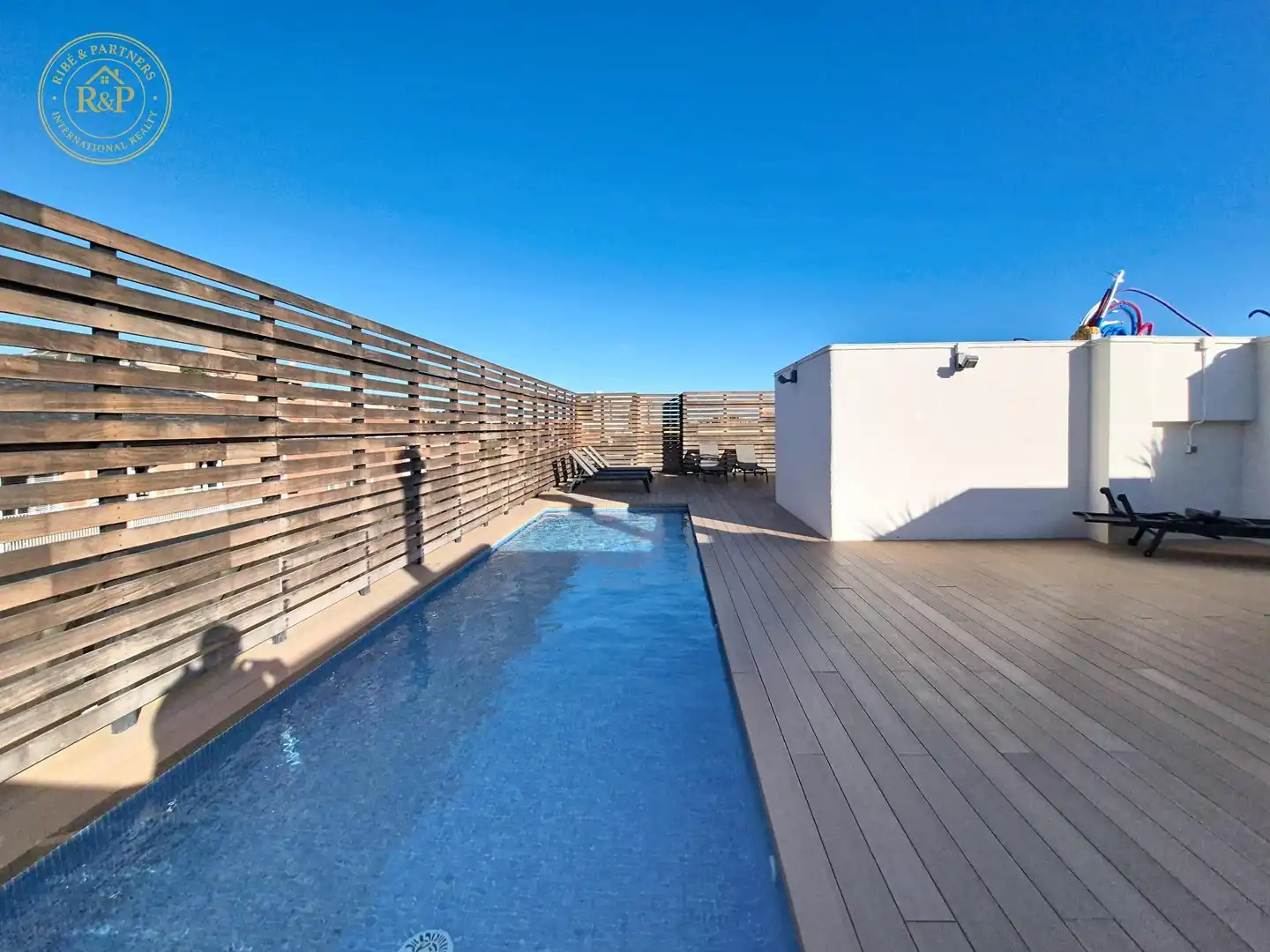 Swimming pool of Flat for sale in Barcelona  with Heating, Storage room and Swimming Pool