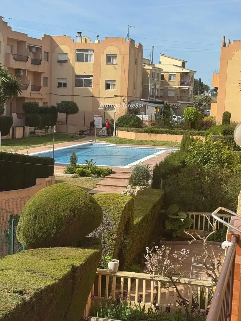 Piscina de Piso en venta en Torredembarra con Aire acondicionado, Calefacción y Terraza