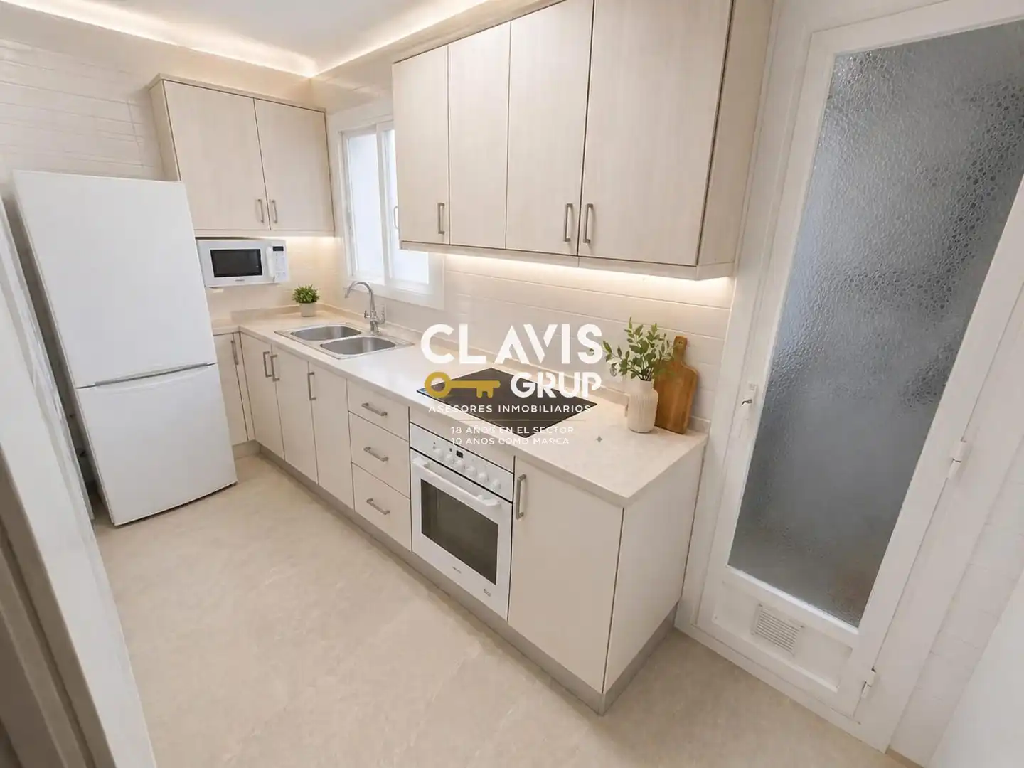 Flat with terrace for sale in Nou Barris, imagen 5