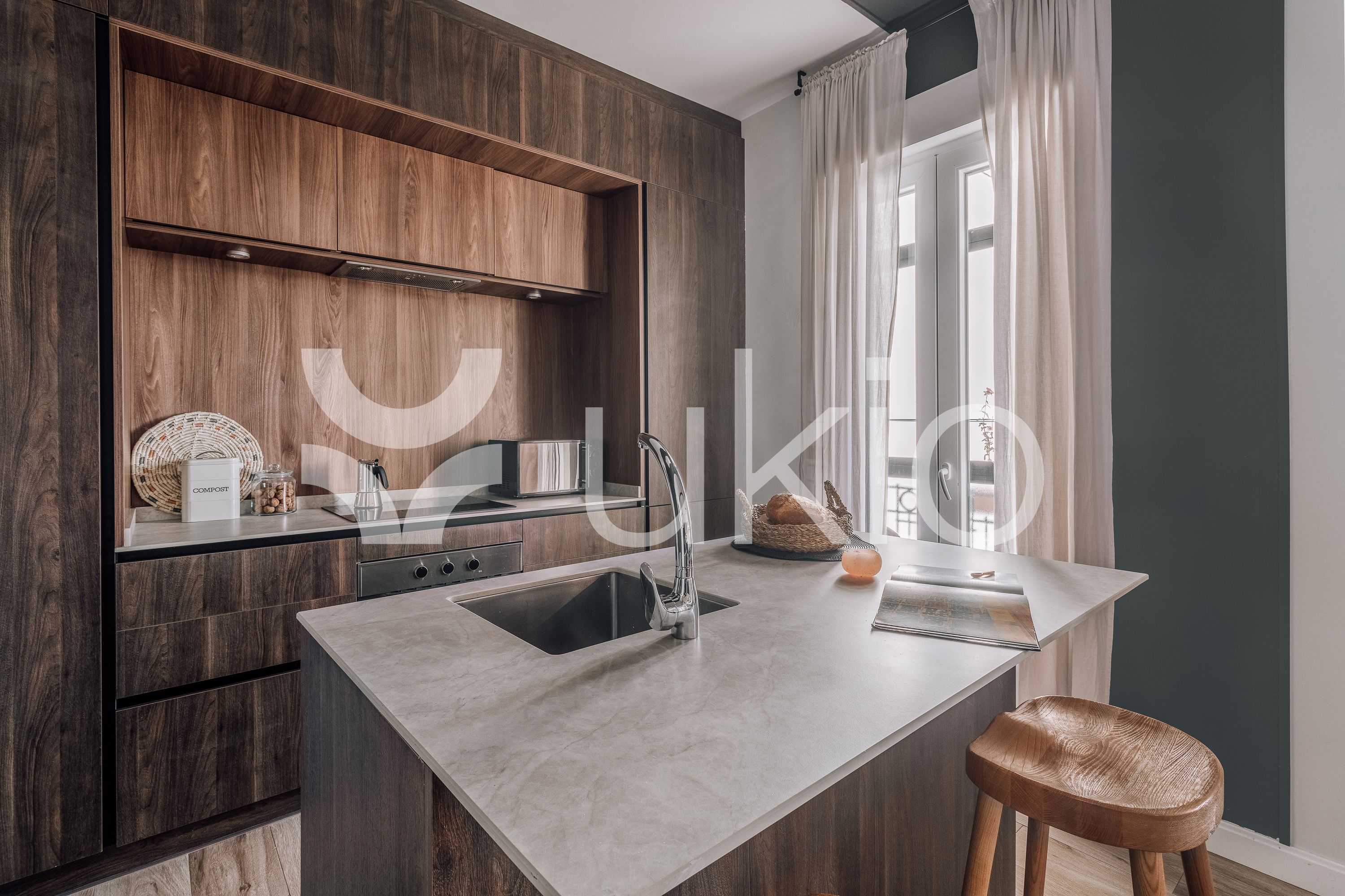 Cocina de Apartamento de alquiler en  Madrid Capital con Aire acondicionado, Terraza y Amueblado