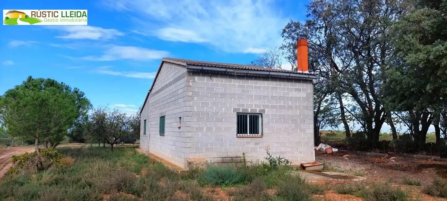 Vista exterior de Local en venda en Puiggròs
