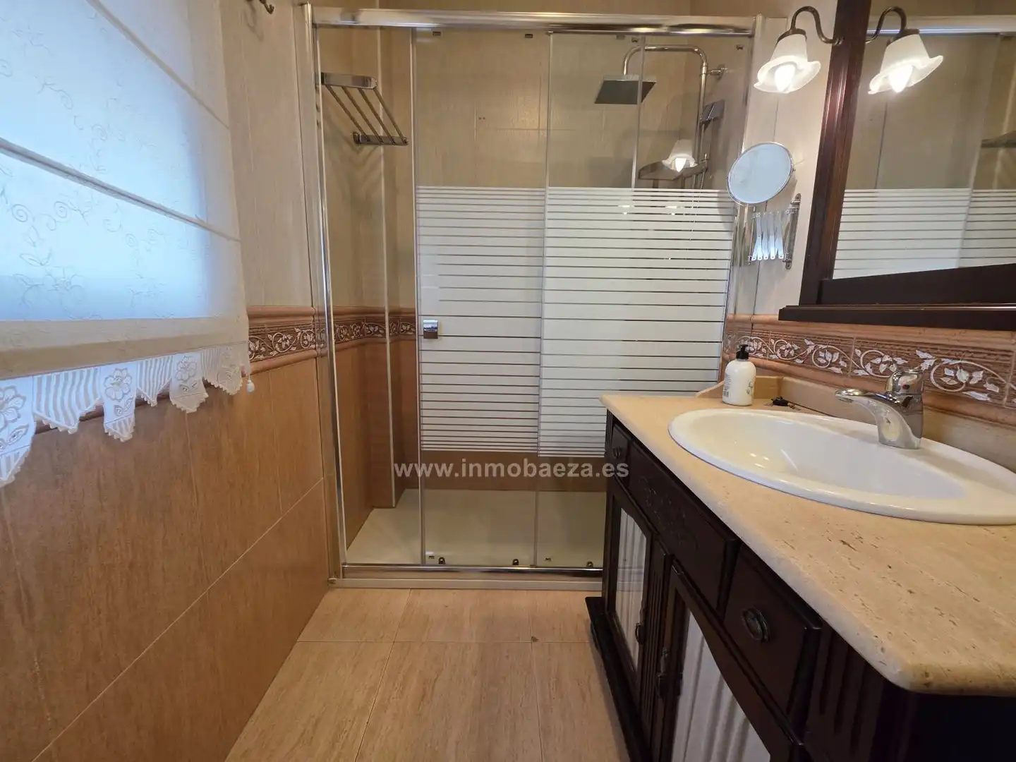 Bathroom of Houses for rent in Baeza, Jaén