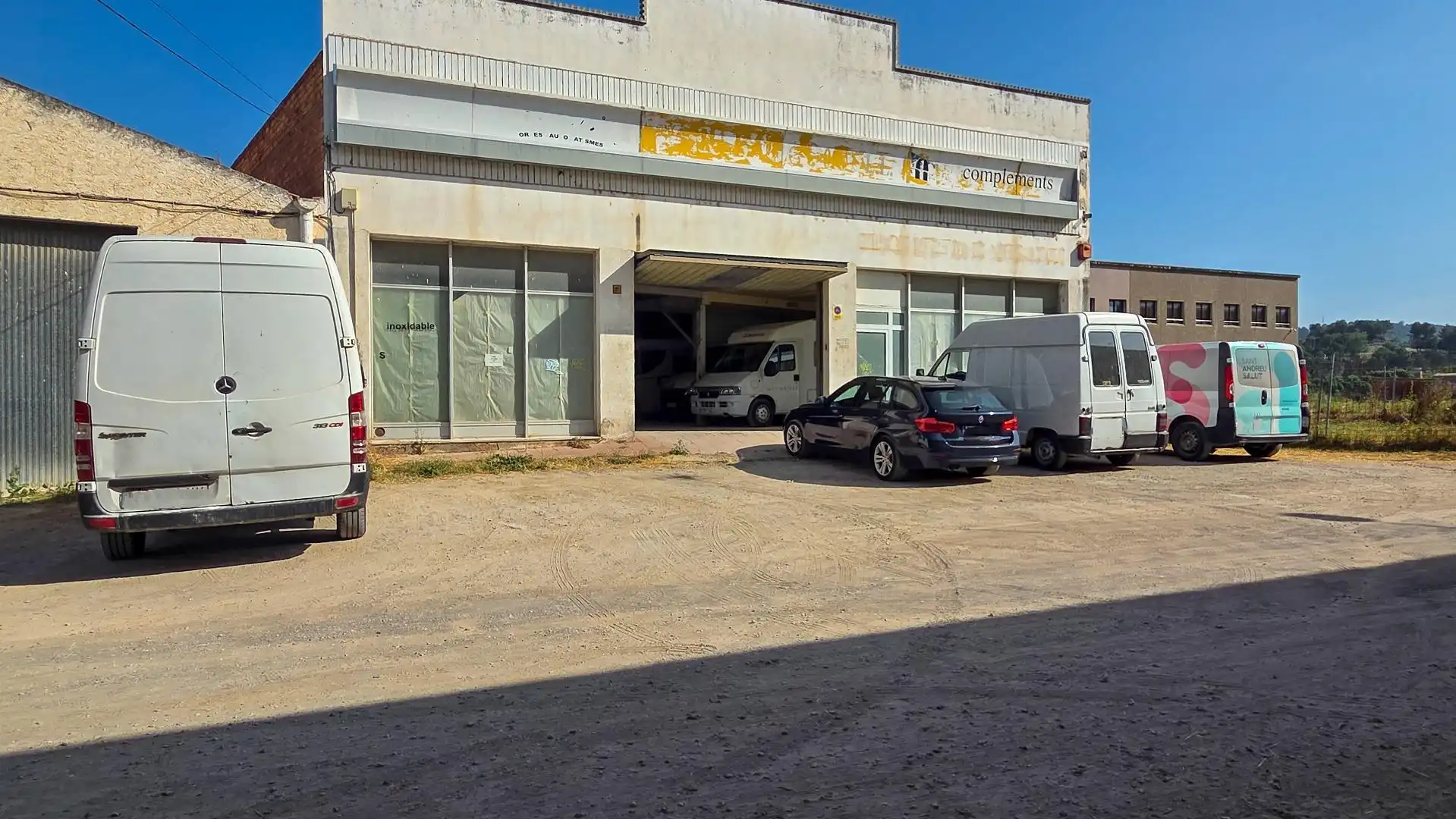 Industrial building for sale in Calle TALLERS 7