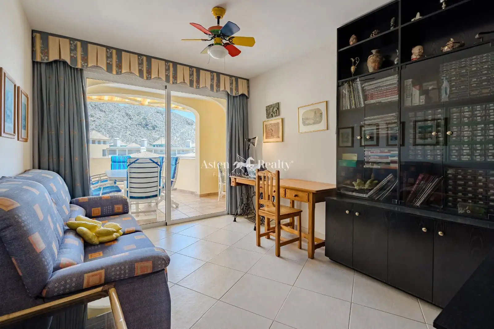 Piso en venta en Arona con Terraza, Trastero y Piscina