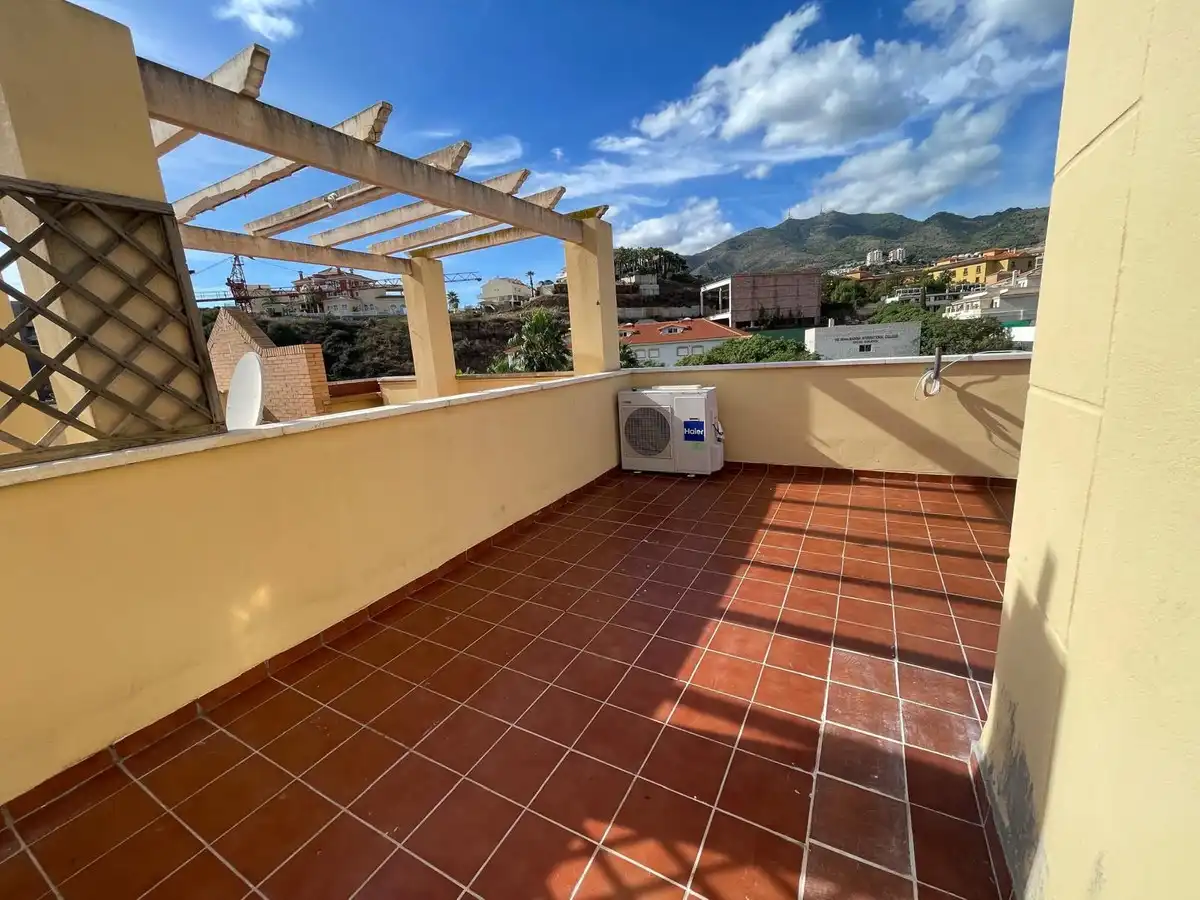 Terrasse von Dachboden zum Verkauf in Benalmádena mit Klimaanlage, Möbliert und Gemeinschaftspool