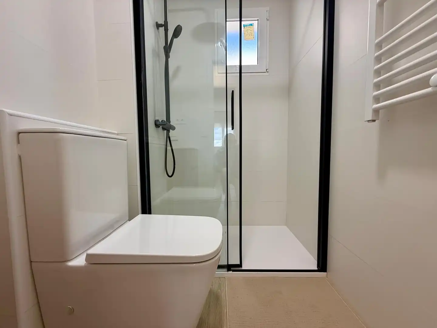 Baño de Piso para compartir en Getafe con Calefacción, Amueblado y Horno
