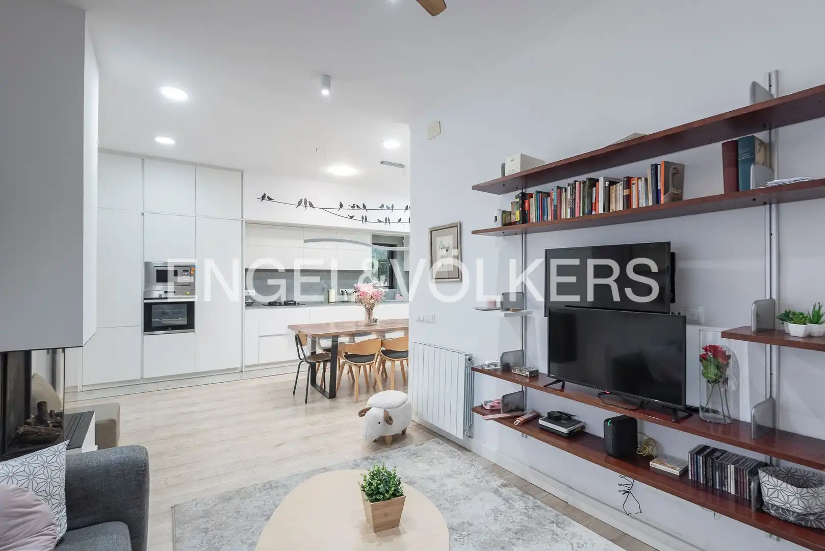 Living room of Flat for sale in Barcelona  with Air Conditioner, Heating and Parquet flooring