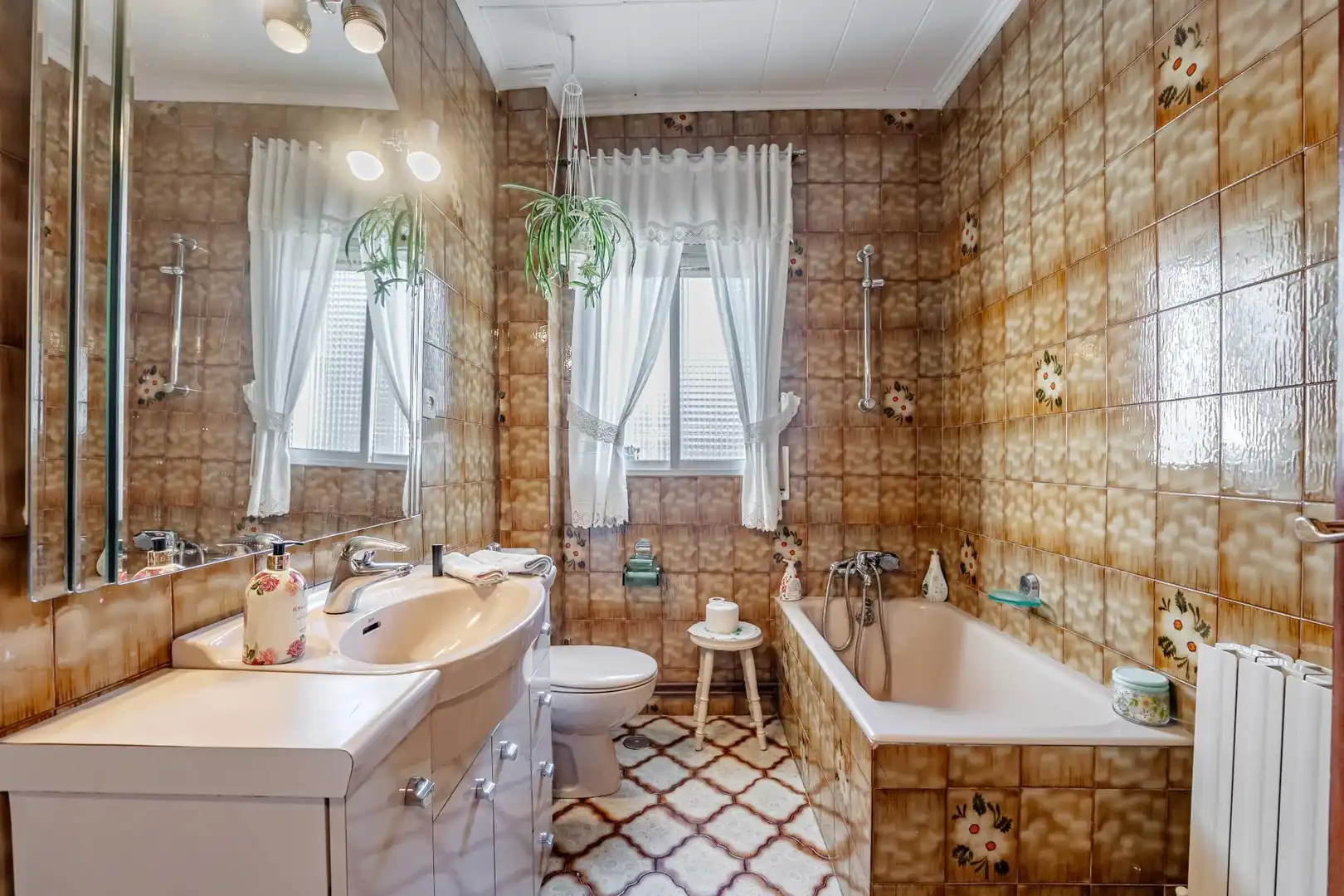 Bathroom of Flat for sale in Madrid  with Heating