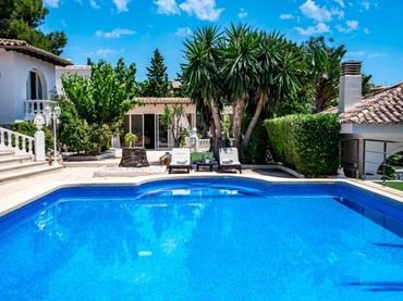 Villa con balcone in vendita a Canuta