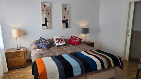 Piso de 106 metros cuadrados, 3 habitaciones y 2 cuartos de baño. ASCENSOR