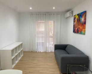 Sala d'estar de Apartament de lloguer en  Tarragona Capital amb Aire condicionat i Balcó