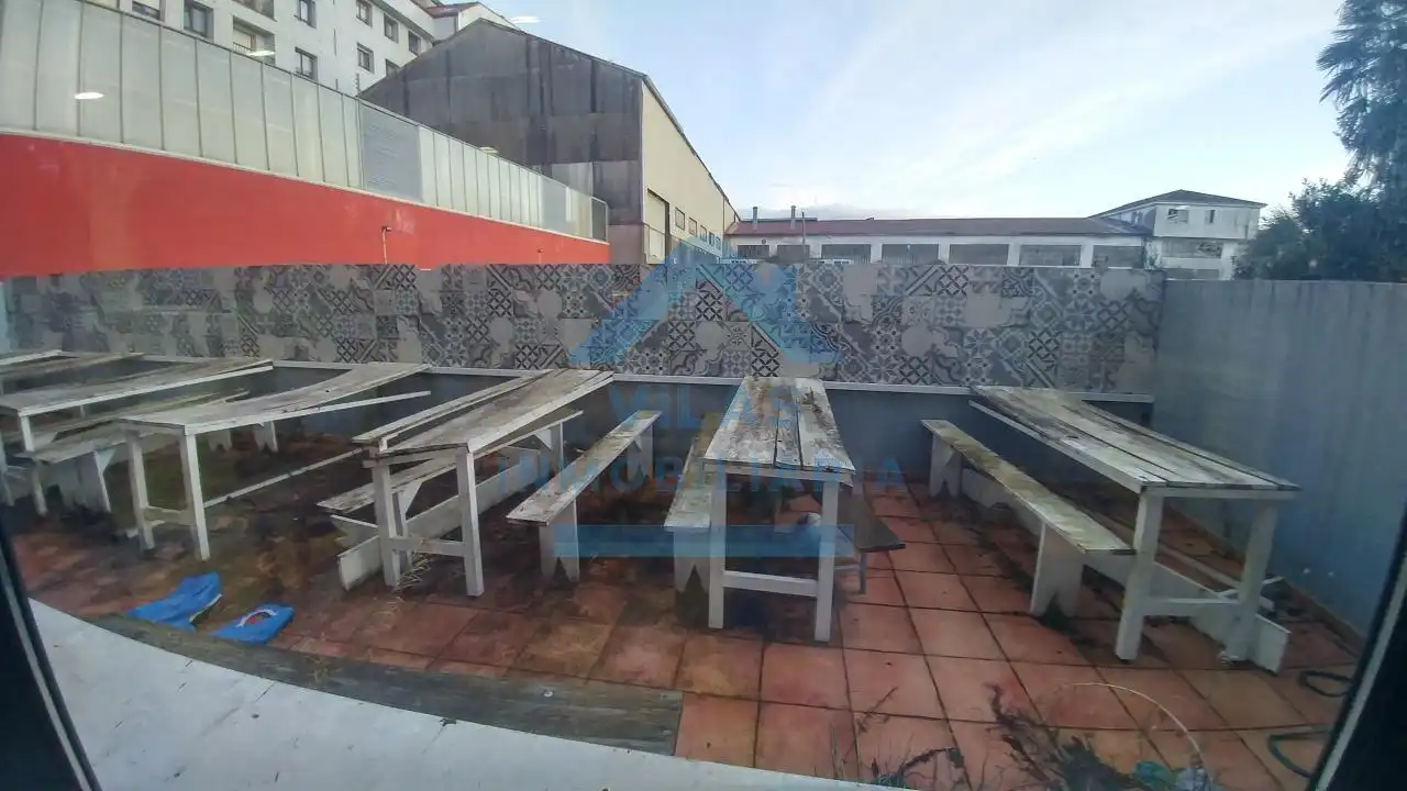 Terrassa de Local de lloguer en Ames amb Terrassa