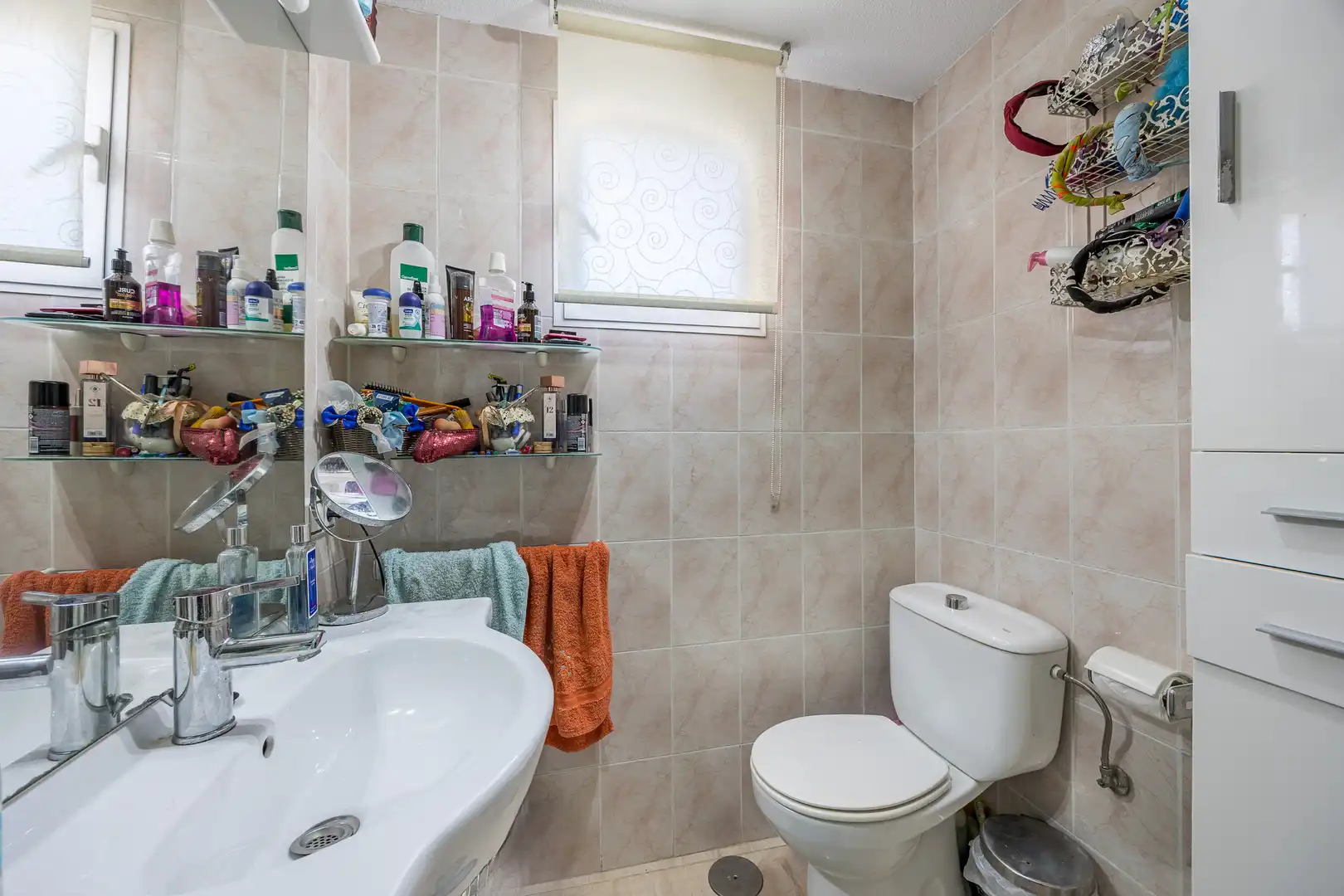 Bathroom of Apartments for sale in Benidorm  with Swimming Pool, Furnished and Community pool