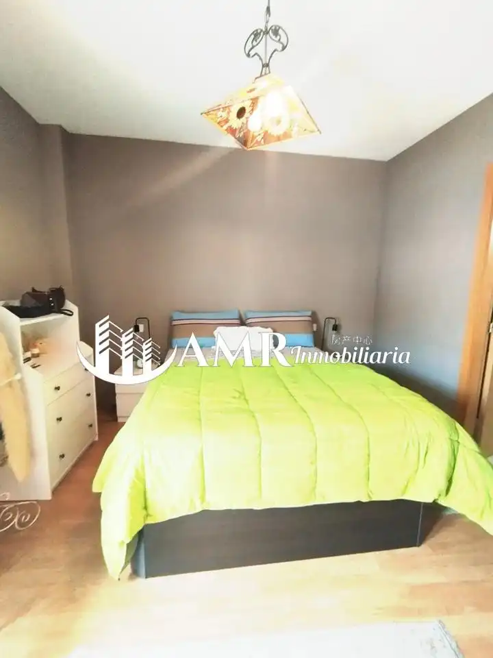 Habitación de Dúplex en venta en Villalbilla con Aire acondicionado, Calefacción y Balcón