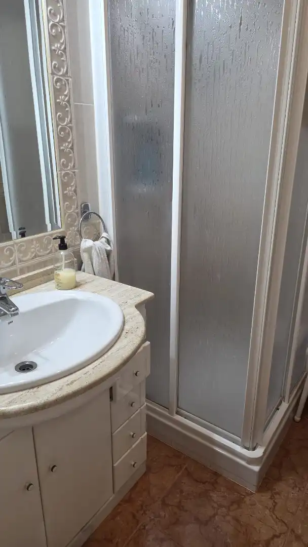 Badezimmer von Einfamilien-Reihenhaus zum Verkauf in San Javier mit Klimaanlage, Heizung und Privatgarten