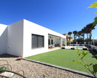 Vista exterior de Casa o xalet en venda en Vandellòs i l'Hospitalet de l'Infant amb Aire condicionat, Calefacció i Jardí privat