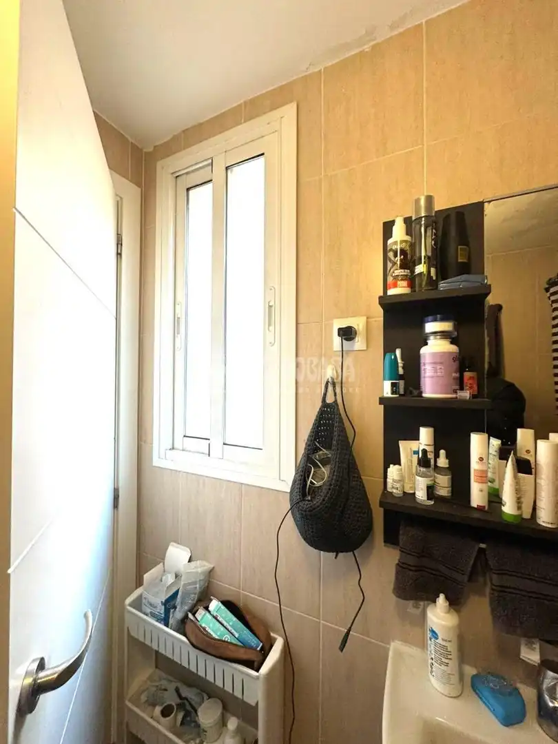 Baño de Piso en venta en Parla con Calefacción, Trastero y Piscina comunitaria