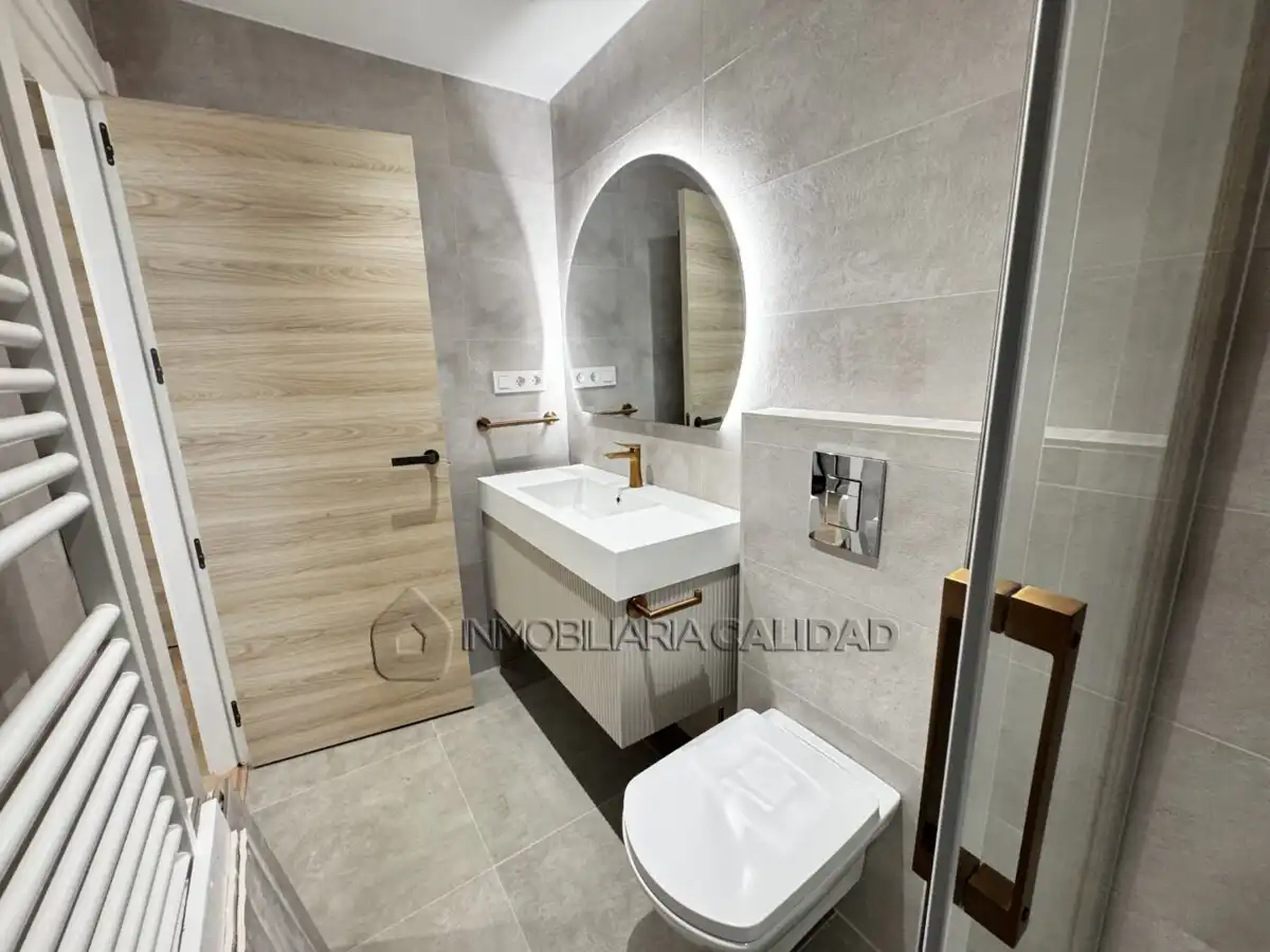 Bathroom of Flat for sale in Burgos  with Heating, Storage room and Furnished