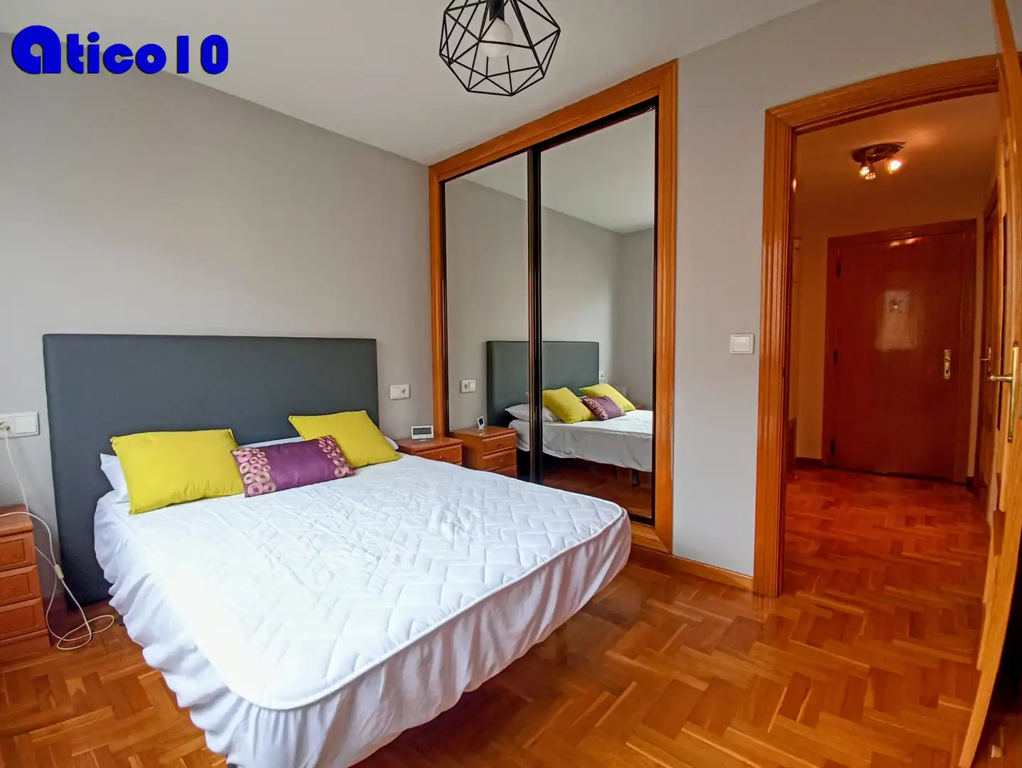 Habitación de Apartamento de alquiler en Gijón  con Calefacción, Parquet y Trastero