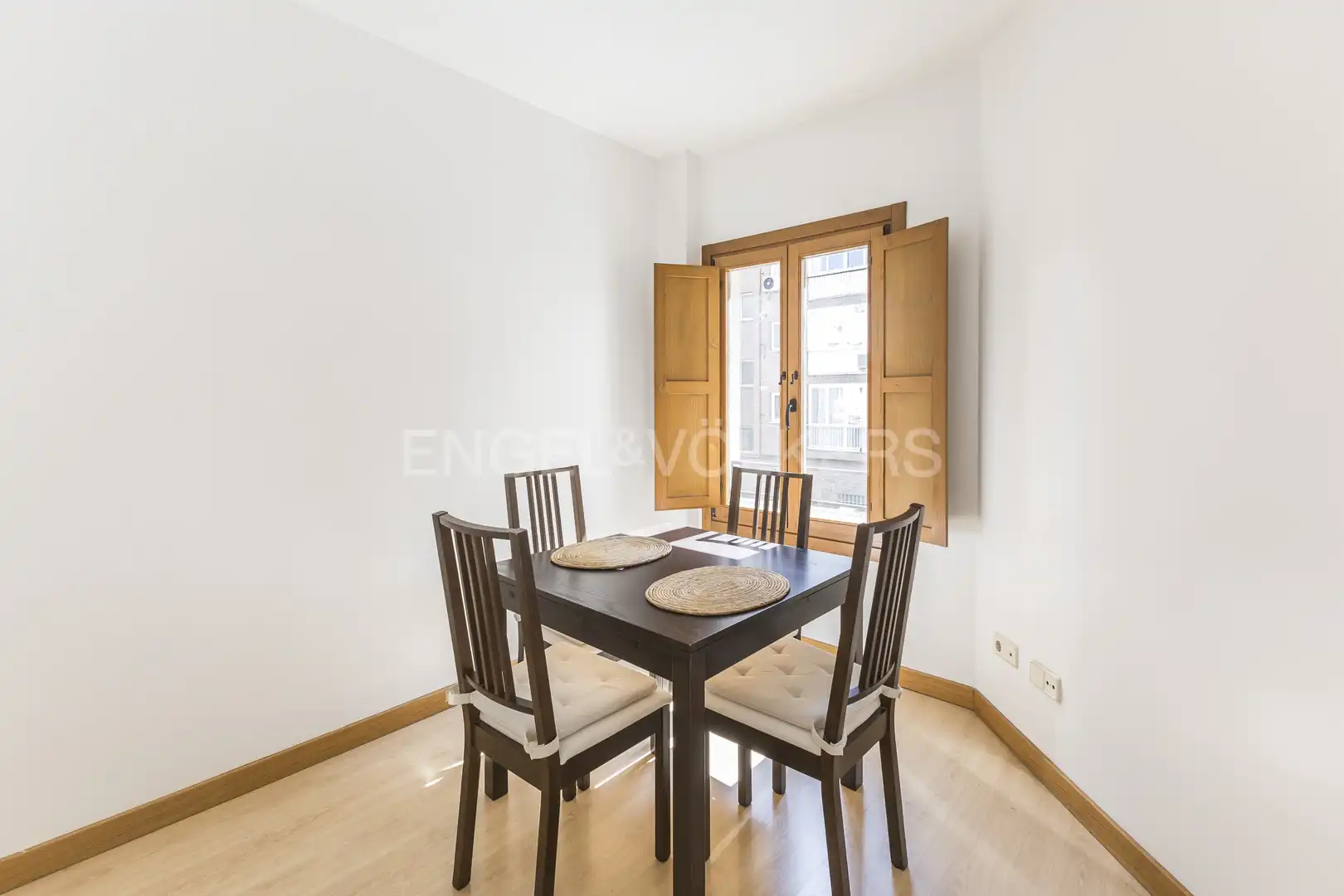 Dining room of Flat for rent in Madrid  with Air Conditioner, Heating and Furnished