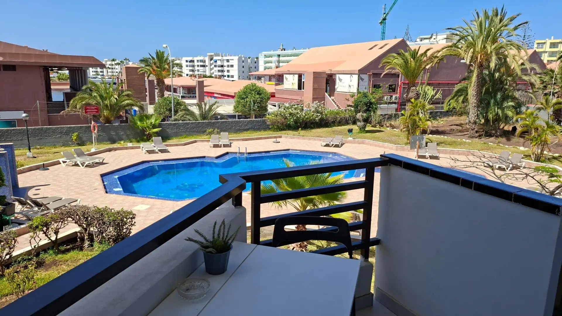 Piscina de Apartamento en venta en San Bartolomé de Tirajana con Aire acondicionado y Piscina comunitaria