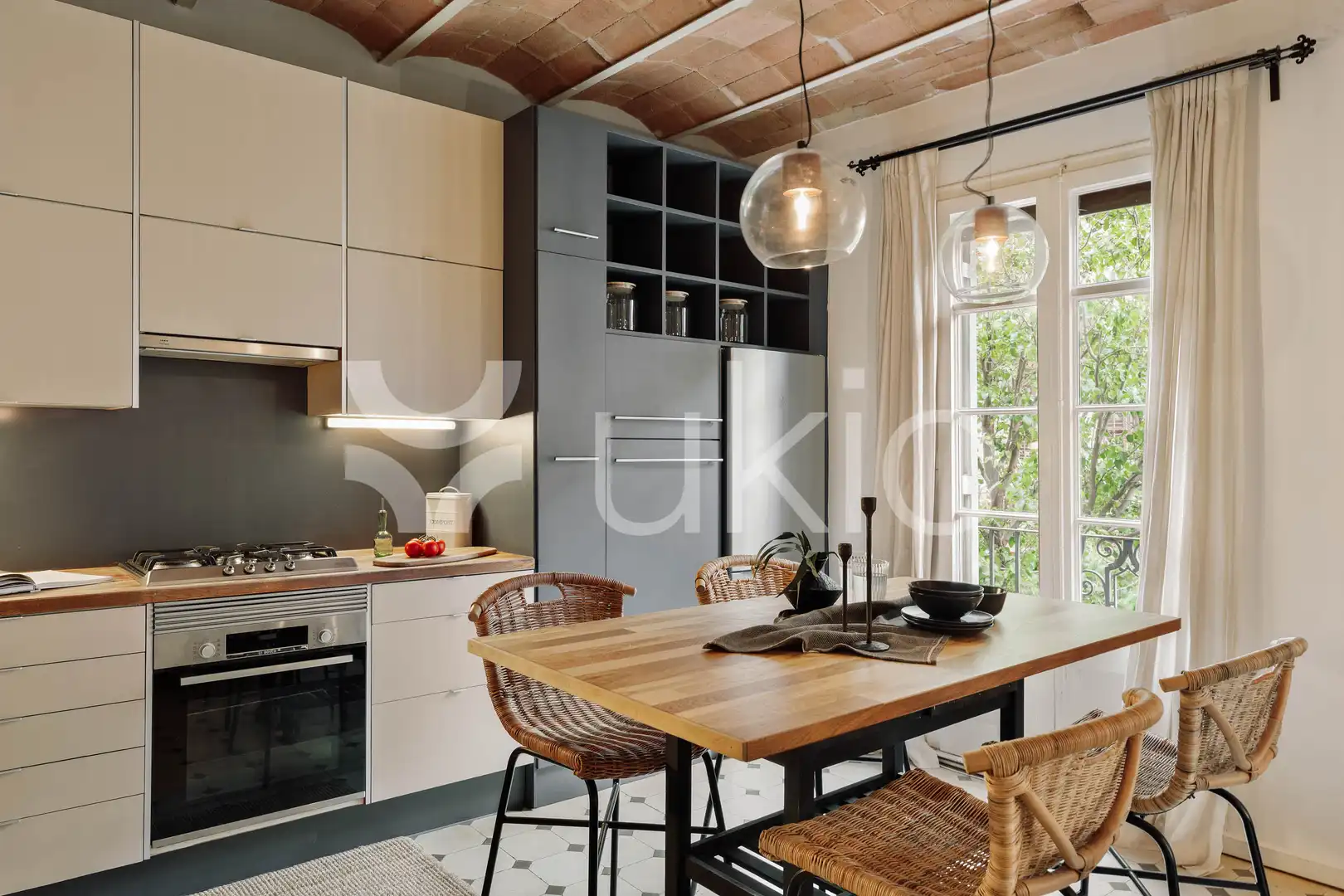 Cocina de Apartamento de alquiler en Barcelona con Aire acondicionado, Calefacción y Amueblado